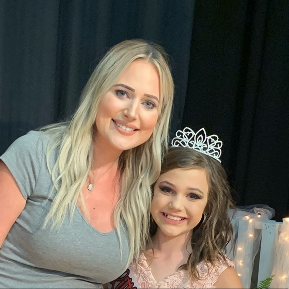 Meet your Posher, Jessica - Picture 1 of 1